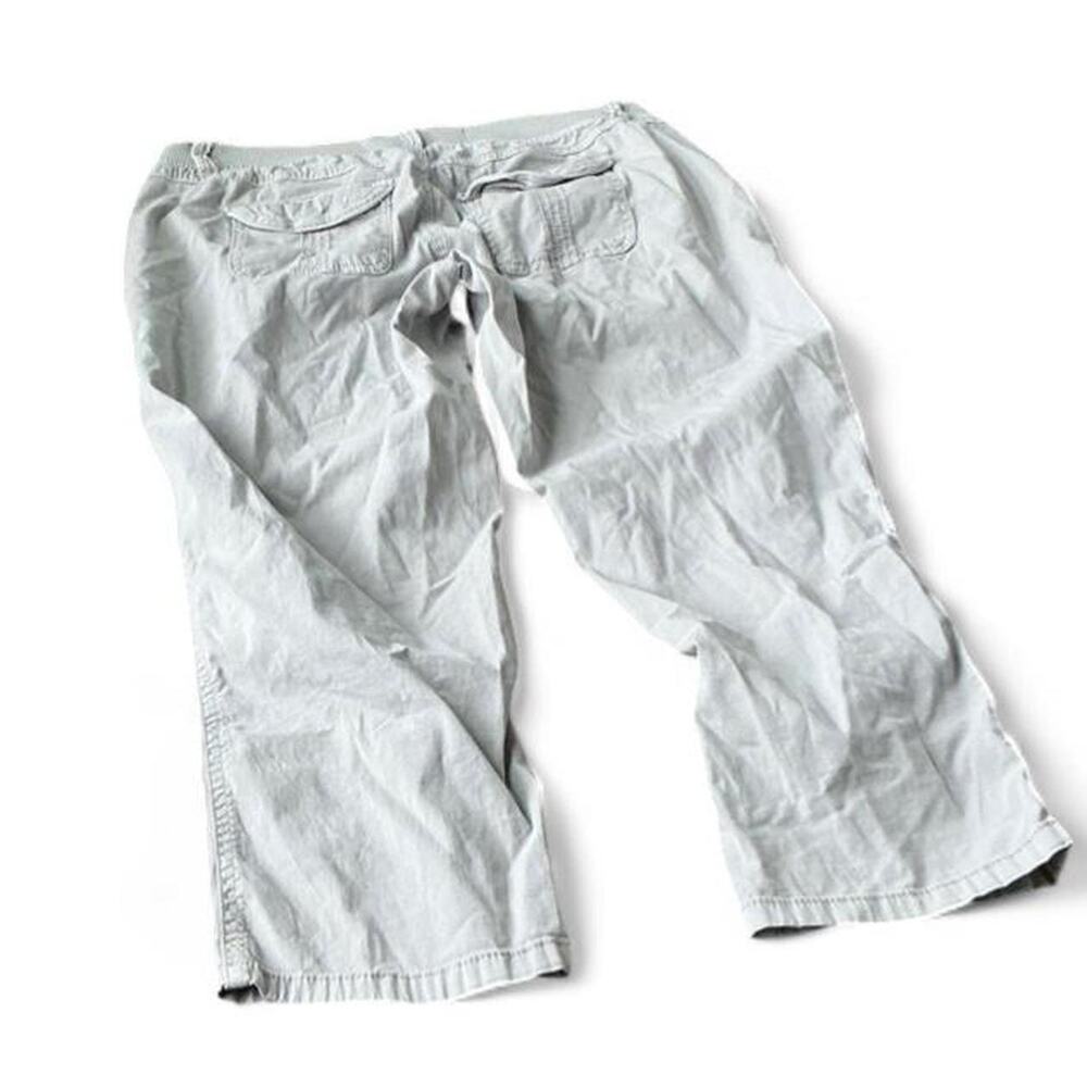 2000s Sonoma Gray Cargo Capri Pants Size 6 Petite - Picture 2 of 6